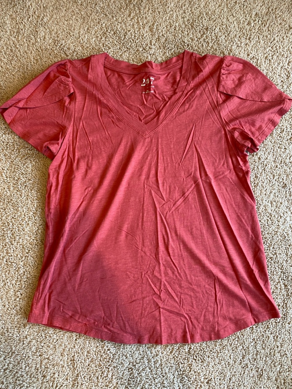 Everyday V-Neck Short Sleeve Tee in Rose Red